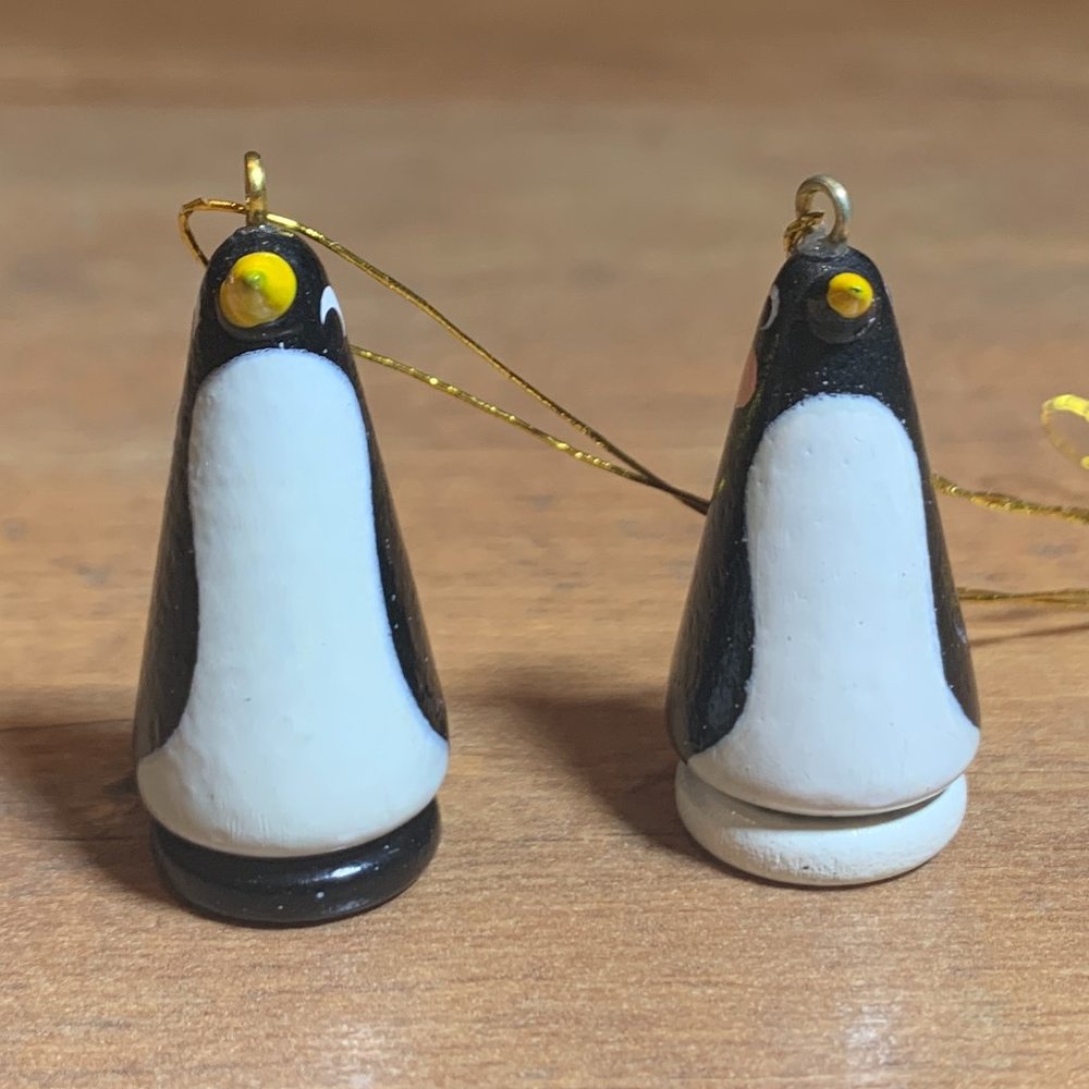 425. Avon Noah's Ark Wooden Penguin Ornaments - Picture 8 of 8